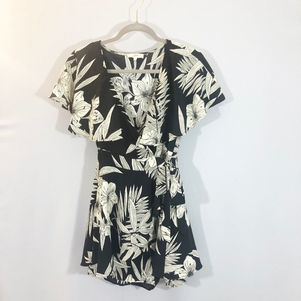 Entro Black & Cream Side Tie Romper - NEVER WORN